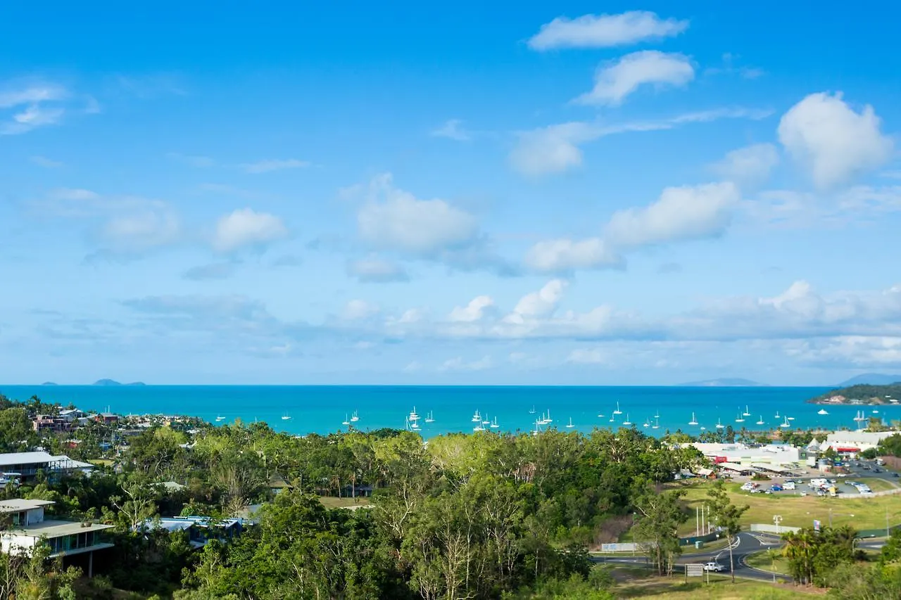 Azure Sea Whitsunday Resort Airlie Beach 4*,